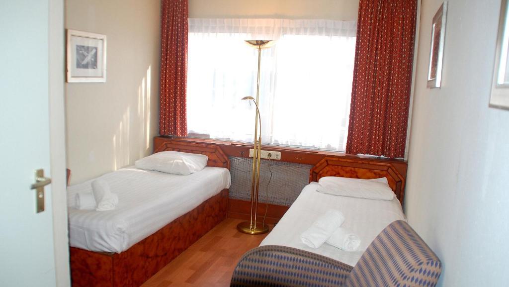 Budget Hostel Bargain Toko Amsterdam Extérieur photo